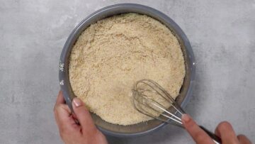 Zwieback ohne Zucker: Mischen