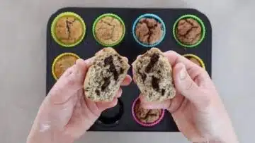 Bananenmuffins ohne Zucker: Abkühlen