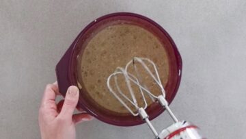 Bananenmuffins ohne Zucker: Verrühren