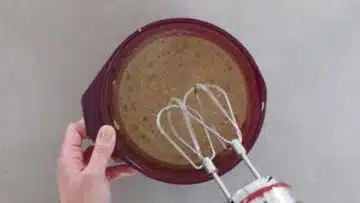 Bananenmuffins ohne Zucker: Verrühren