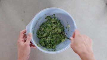 Brokkoli Nuggets: Vermengen