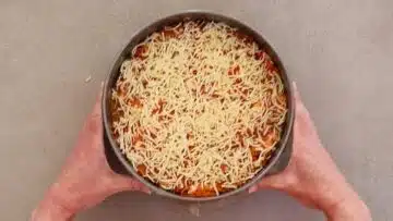 Bunte Gemüsequiche ohne Boden: Backen