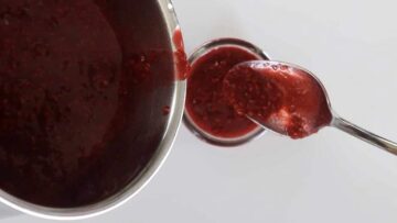 Eistee ohne Zucker selber machen: Rühren