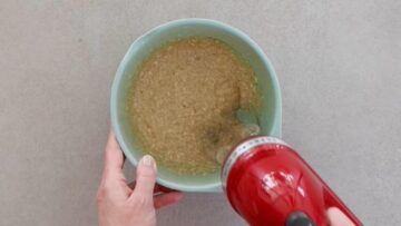 Haferflockenkekse ohne Zucker und Banane: Rühren