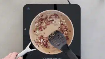 Joppie Sauce selber machen ohne Zucker: Dünsten