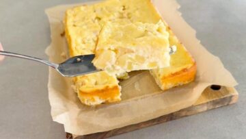 Kalorienarmer Apfelkuchen mit Joghurt und Quark: Abkühlen