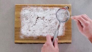 Kalorienarmer Möhrenkuchen ohne Zucker: Dekorieren