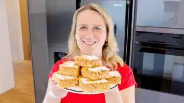 Kalorienarmer Möhrenkuchen ohne Zucker: Genießen Katrin Staupendahl Foodbloggerin Staupitopia Zuckerfrei