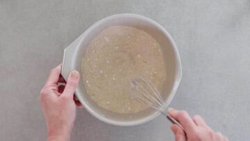 Kalorienarmer Möhrenkuchen ohne Zucker: Mischen