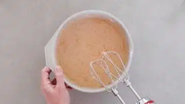 Kalorienarmer Möhrenkuchen ohne Zucker: Rühren