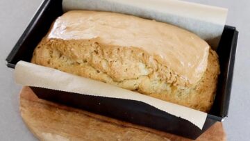 Keto Mandelmusbrot: Backen