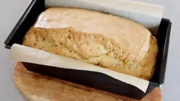 Keto Mandelmusbrot: Backen