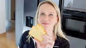 Keto Mandelmusbrot: Schneiden