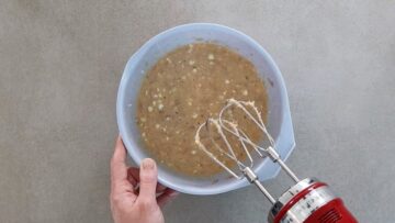 Keto Thunfisch Frittata: Rühren
