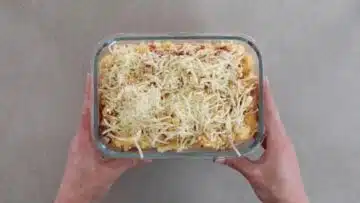 Low Carb Blumenkohlauflauf: Umfüllen