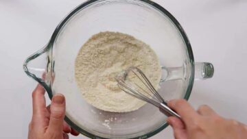 Low Carb Croutons selber machen: Mischen