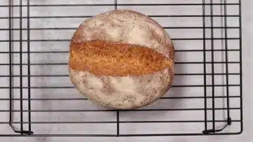 Low Carb Hüttenbrot mit Hüttenkäse: Abkühlen