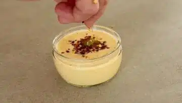 Low Carb Käsedip selber machen: Mixen