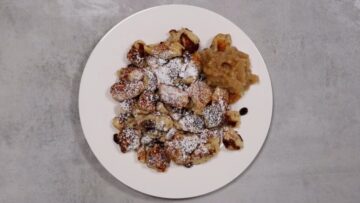 Low Carb Kaiserschmarrn ohne Zucker: Servieren