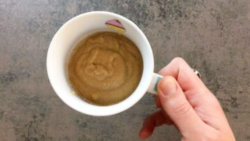 Low Carb Lebkuchen Tassenkuchen: Umfüllen