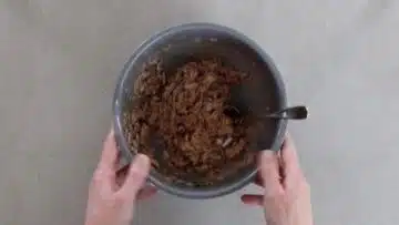 Low Carb Thunfischfrikadellen: Vermengen