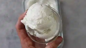Low Carb Vanilleeis ohne Zucker: Ohne Eismaschine