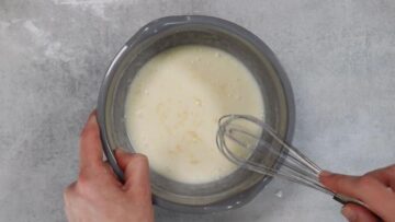 Low Carb Zitroneneis ohne Zucker: Rühren