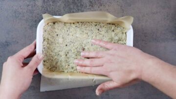 Müsiriegel ohne Zucker selber machen: Umfüllen