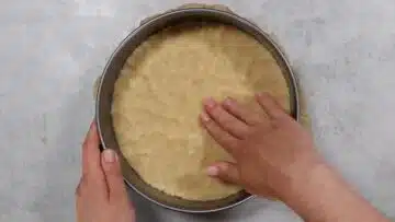 New York Cheesecake ohne Zucker: Umfüllen