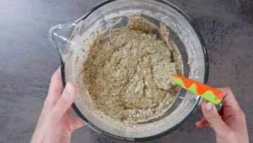 Saftiger Gewürzkuchen ohne Zucker und Mehl: Unterheben