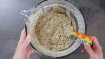 Saftiger Gewürzkuchen ohne Zucker und Mehl: Unterheben