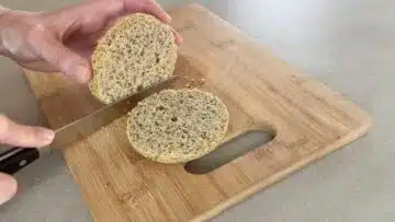 Schnelle Keto Brötchen: Backen