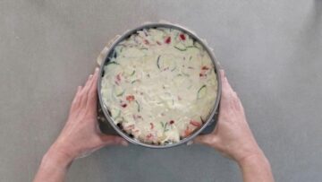 Schneller Gemüsekuchen ohne Boden: Backen