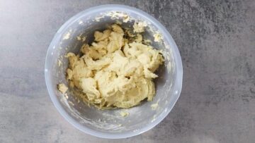 Vanillekipferl ohne Zucker: Rühren