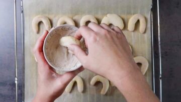 Vanillekipferl ohne Zucker: Wälzen